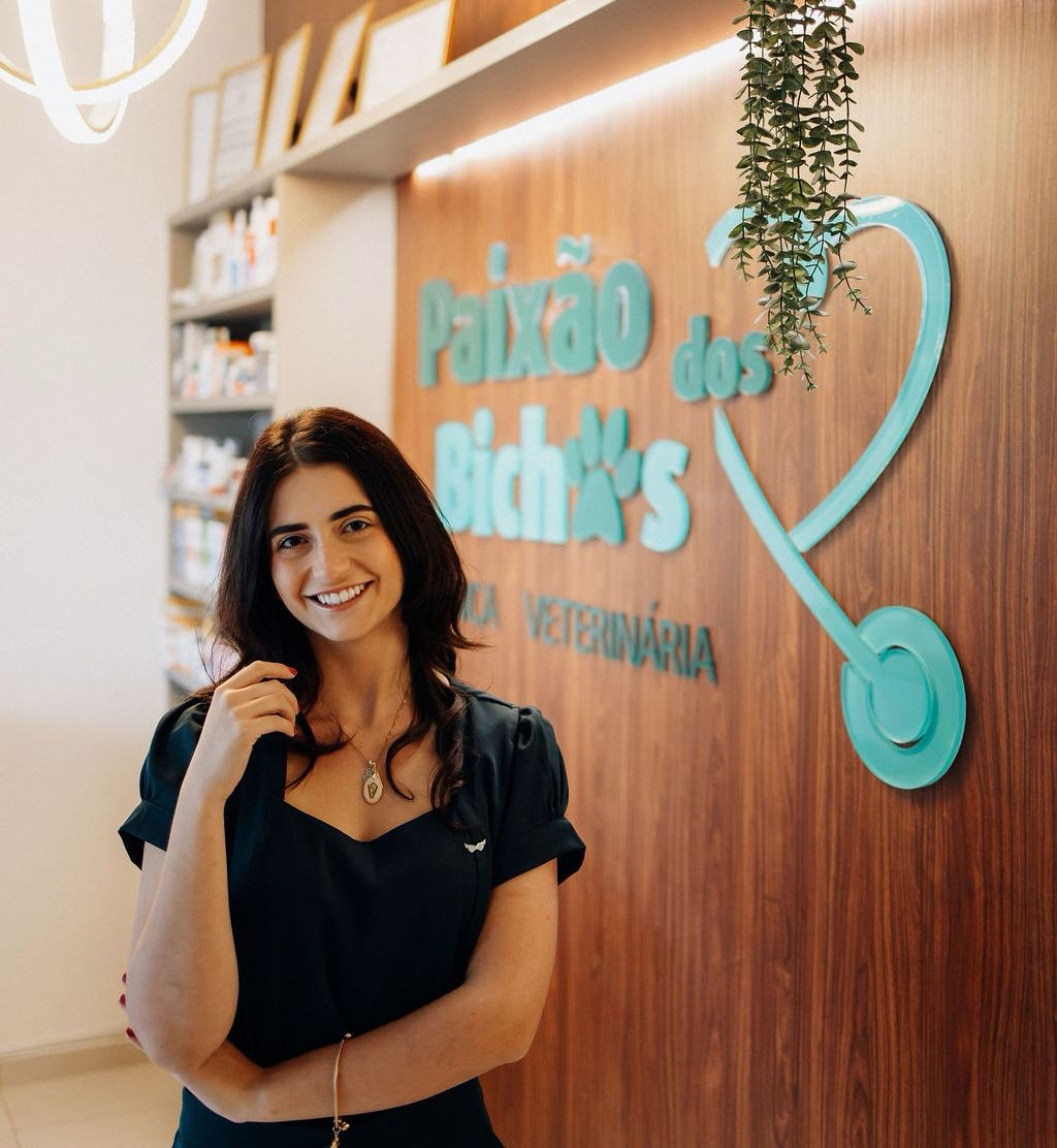 Eduarda Destri, auxiliar veterinária da Paixão dos Bichos